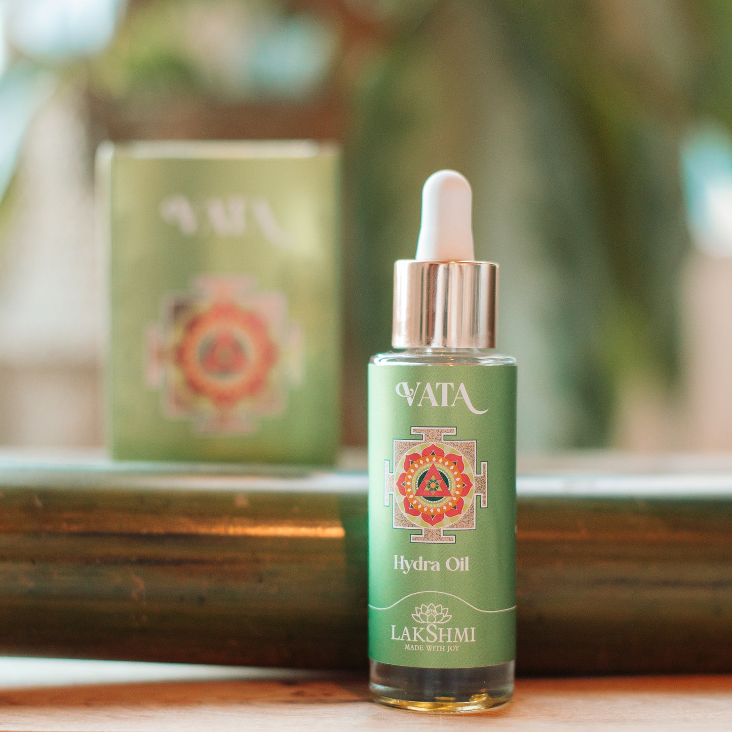 Vata Hydra Intens Olie (Sesam) 30ml – Droge huid Voedende & Hydraterende Olie met Wortelextract