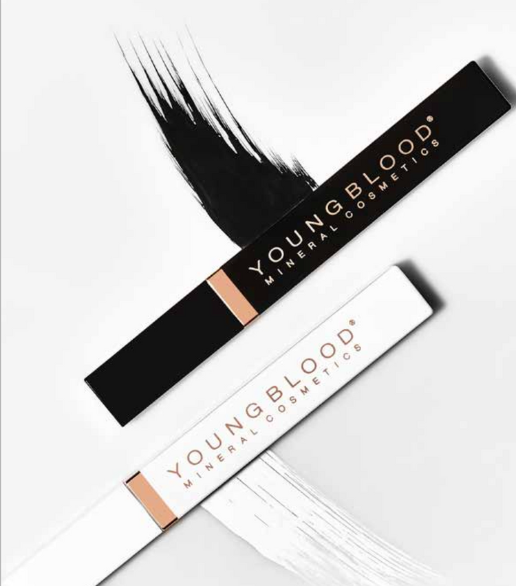 Youngblood Voor volle, lange wimpers: verzorgende mineralenmascara en primer voor extra volume, lift en definitie.