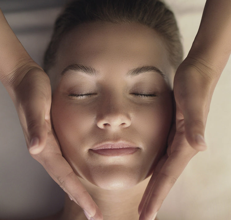 intensieve verzorging voor de zeer gevoelige huid, vermindert roodheid en versterkt de huidbarrière. De Cica Cream smeert heerlijk en trekt snel in, zonder vettig aan te voelen. Ontdek deze geavanceerde huidverzorging nu!