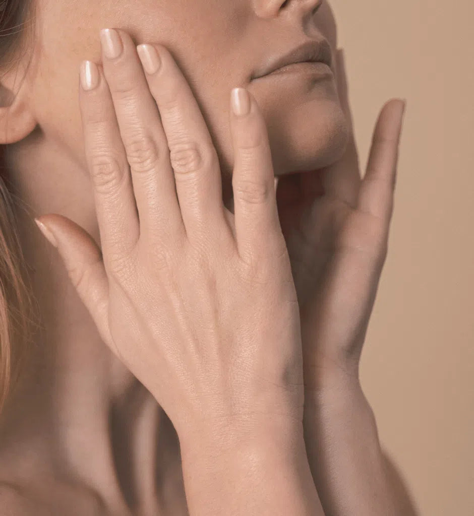 La Colline Cellular Double Power Night Elixir regenererend nachtserum voor een gevoede en stevigere huid