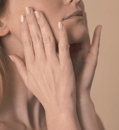La Colline Cellular Double Power Night Elixir regenererend nachtserum voor een gevoede en stevigere huid