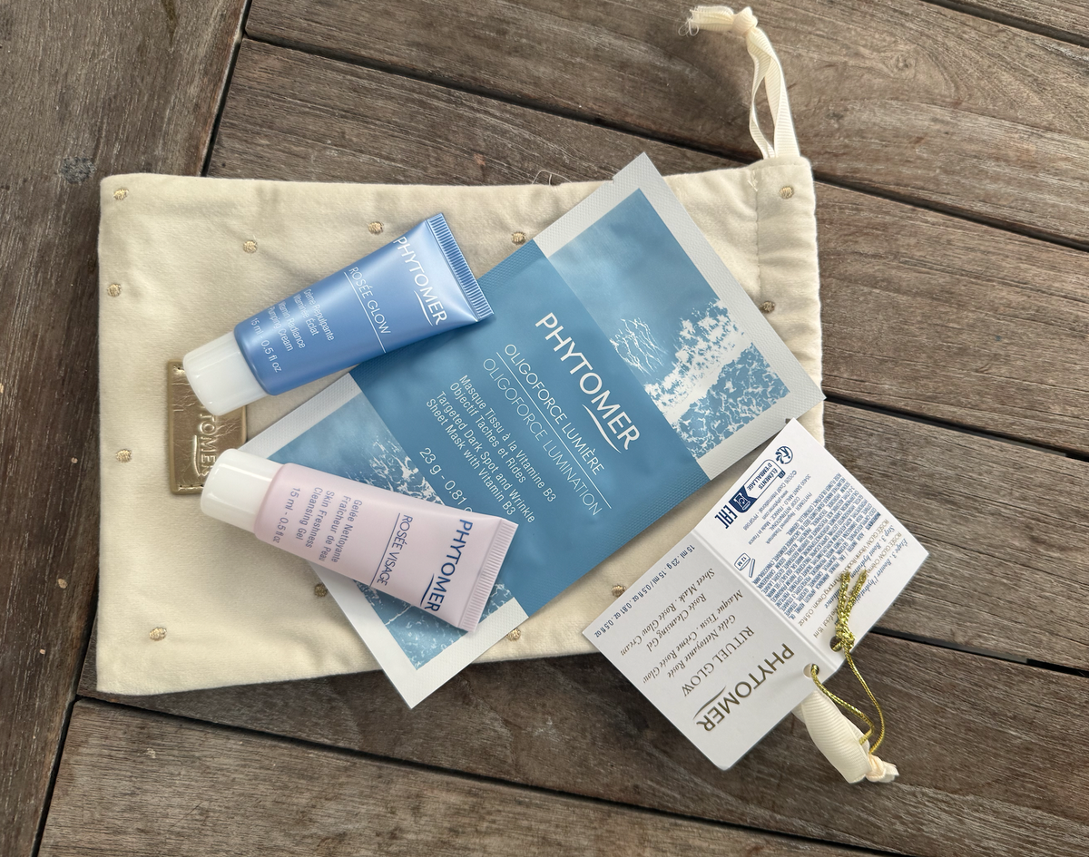 2026 Christmas Glow Ritual met Rosee Glow Mini Rosee Visage Mini sheet mask en pouch