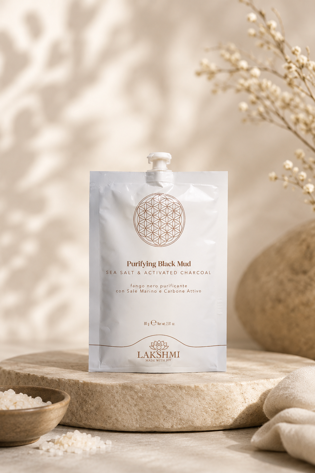 Lakshmi Black Mud Mask 80 gram diepzuiverend detox masker met actieve kool en zwarte modder uit Cyprus