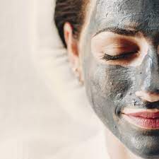 Lakshmi detox moddermasker voor gezicht en lichaam met spirulina en actieve kool